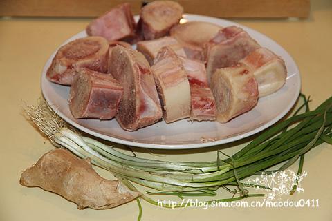 萝卜牛骨汤的做法