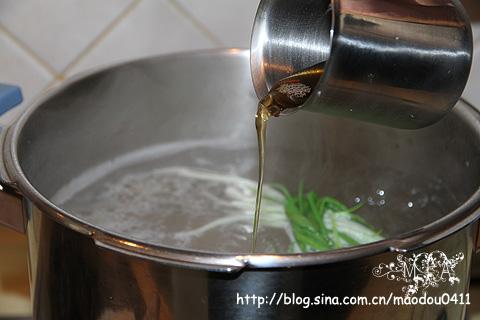 萝卜牛骨汤的做法