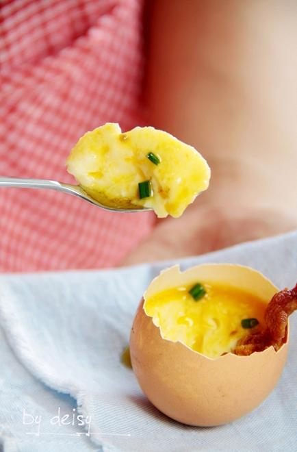 法式培根炖蛋浇黄油浓汁的做法