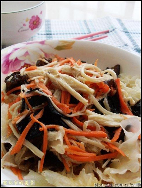 金针菇烧双耳的做法