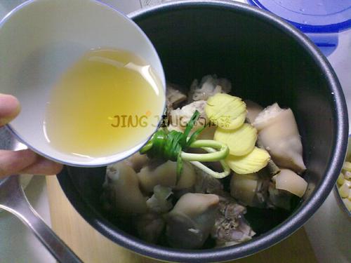 DIY猪蹄冻的做法
