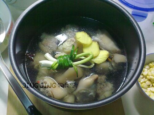 DIY猪蹄冻的做法