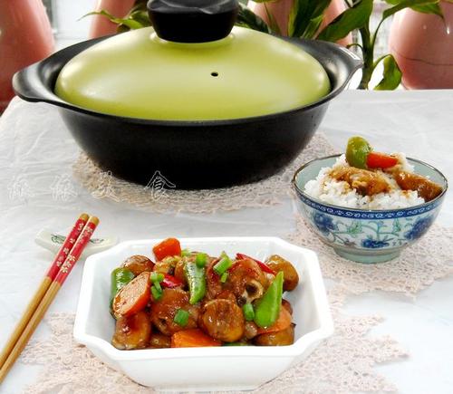 飘香栗子鸡煲的做法