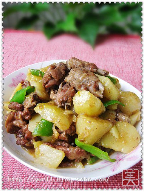 土豆焖鸭的做法