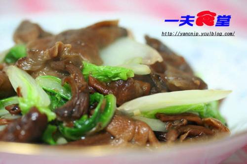 白菜炒蘑菇的做法