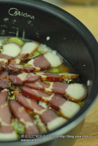 电饭锅腊肉杂粮饭的做法