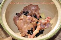 黑豆海带炖猪蹄的做法