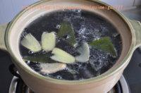 黑豆海带炖猪蹄的做法