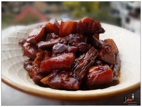 陈年黄酒焖五花肉的做法