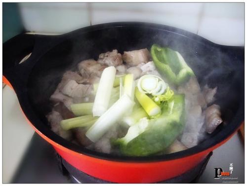 陈年黄酒焖五花肉的做法