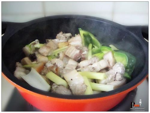 陈年黄酒焖五花肉的做法