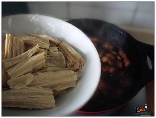 陈年黄酒焖五花肉的做法