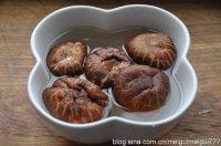 电饭锅香菇炖鸡的做法