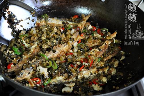 雪里蕻炆刁子鱼和香酥刁子鱼的做法