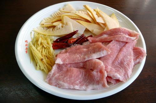 �������i�������