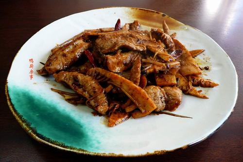 �������i�������