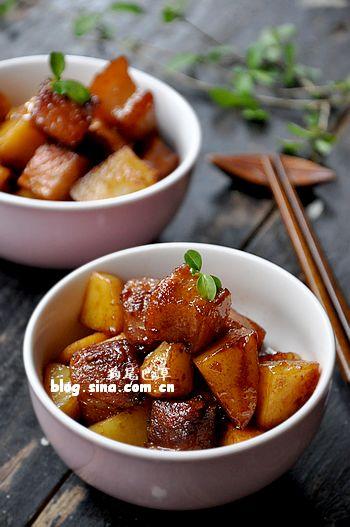 土豆烧肉的做法