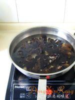 洋葱木耳拌花肉的做法