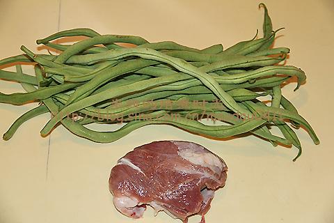 刀豆炒肉丁的做法