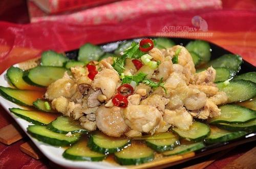 清香黄瓜蒸翅根的做法