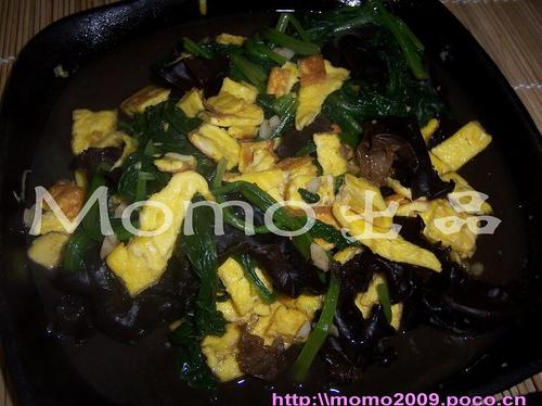 木耳菠菜炒蛋的做法