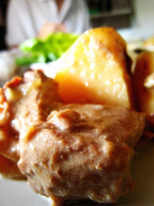 蘑菇酱炖牛肉的做法