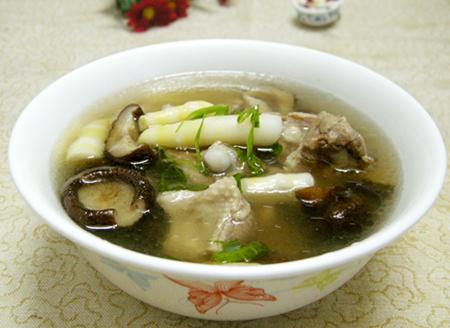 罗汉笋老鸭煲的做法