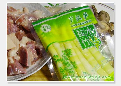 罗汉笋老鸭煲的做法