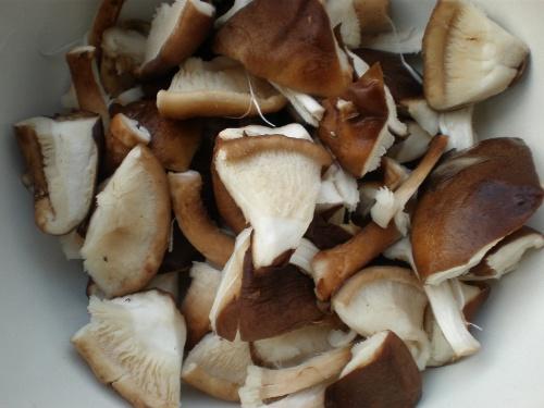 香菇土豆炖鸡脖子的做法