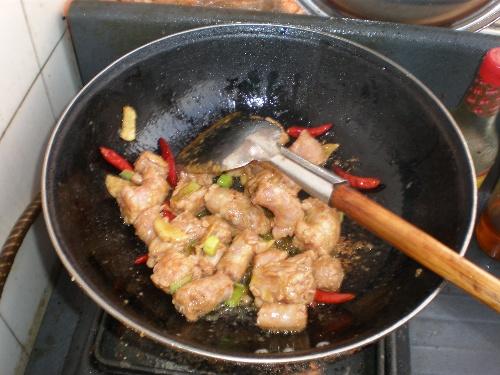 香菇土豆炖鸡脖子的做法