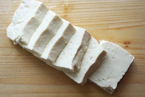 金枪鱼豆腐的做法