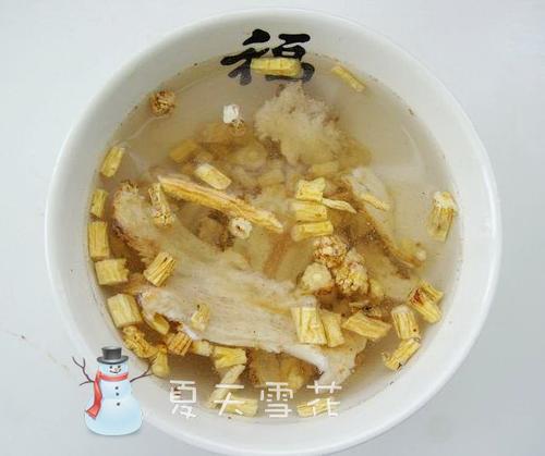 三味乌鸡沙锅煲的做法