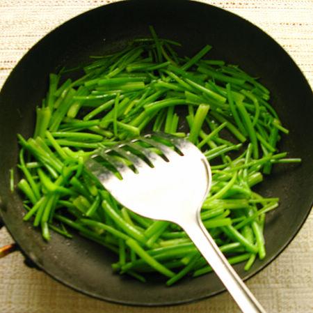 牛肉丝炒香芹的做法