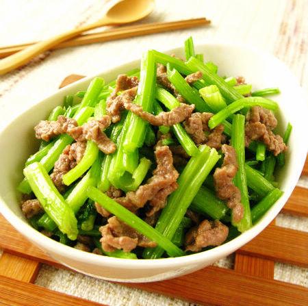 牛肉丝炒香芹的做法