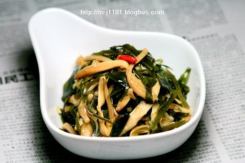黄花菜拌海带的做法