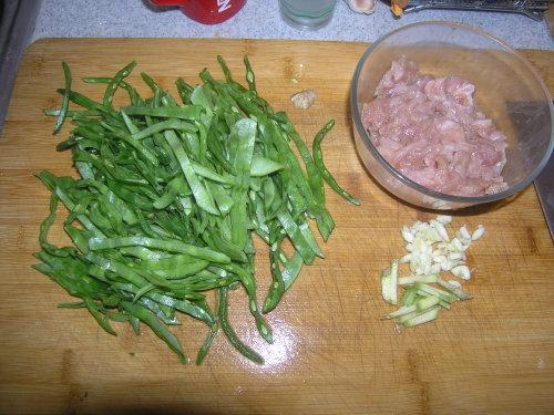 肉丝炒扁豆的做法