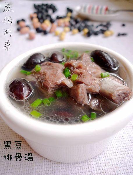 黑豆排骨汤的做法