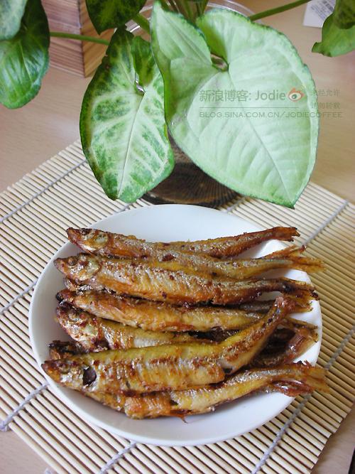 酥炸多春鱼的做法