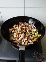 丝瓜肉片香菇汤的做法