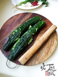 辣油泼黄瓜的做法