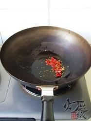 辣油泼黄瓜的做法