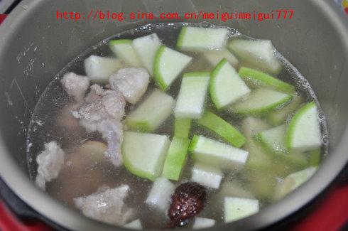 青萝卜炖羊肉的做法