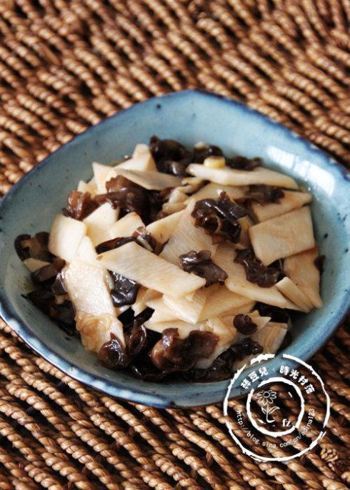 山药烧木耳的做法