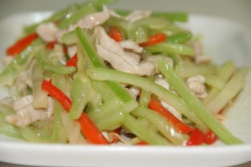 西芹炒肉丝的做法