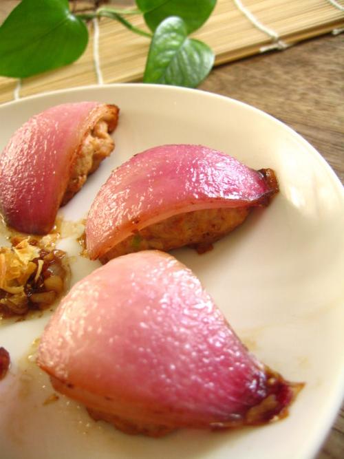 香煎洋葱酿肉的做法