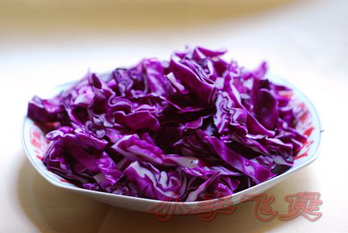 红椰菜干逼粉丝虾米的做法