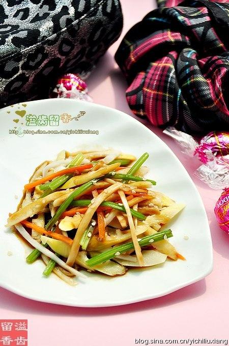 �ӱ����۲���˿������