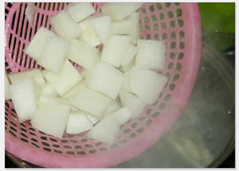 萝卜鸭舌汤的做法