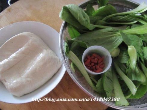 枸杞翡翠豆腐汤的做法