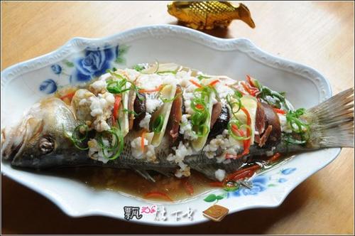 酒酿蒸鲈鱼的做法